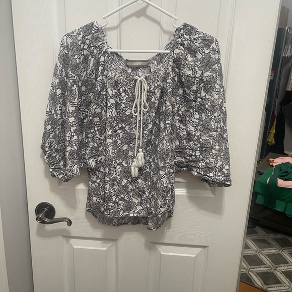 Addie top medium gray and white - Picture 3 of 9